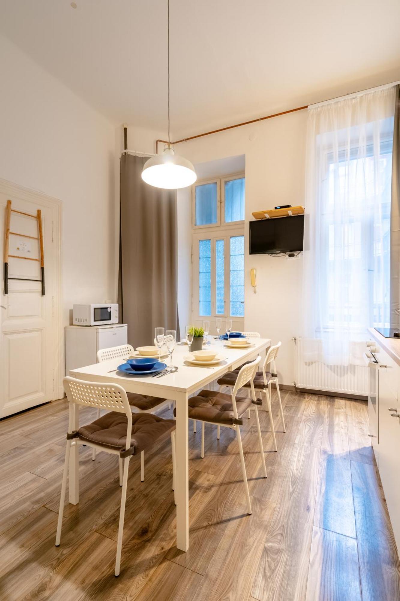 בודפשט Wave - 3 Bedroom Apt In Center מראה חיצוני תמונה